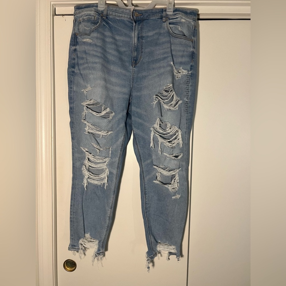 NWT American Eagle high stretchy distressed Mom jeans. Sooo soft!